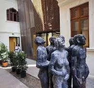 Teatrul Griviţa 53 găzduieşte prima sa expoziţie de artă plastică, semnată de Dumitru Gorzo