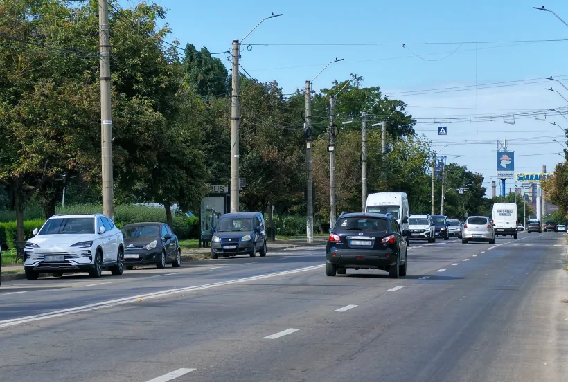 Două artere importante din Galați intră în modernizare. Se refac carosabilul și trotuarele și se amenajează parcări