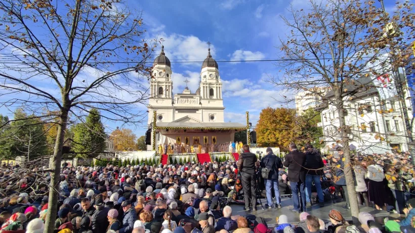 300.000 de pelerini sunt așteptați la Sfânta Parascheva. Jandarmii anunță zile de foc la Iași: „Timpi mari de așteptare”