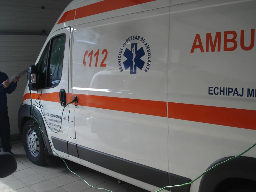Angajații de la Ambulanță, în stradă: „Suntem expuși riscurilor. Lucrăm în ploaie, ger, caniculă, contra cronometru”