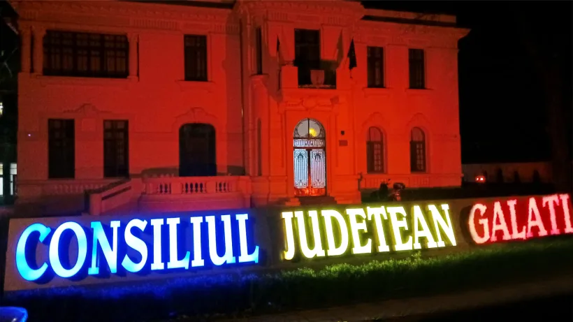 Sediul CJ Galați, iluminat în roșu de Ziua Europeană a Numărului Unic de Urgență 112