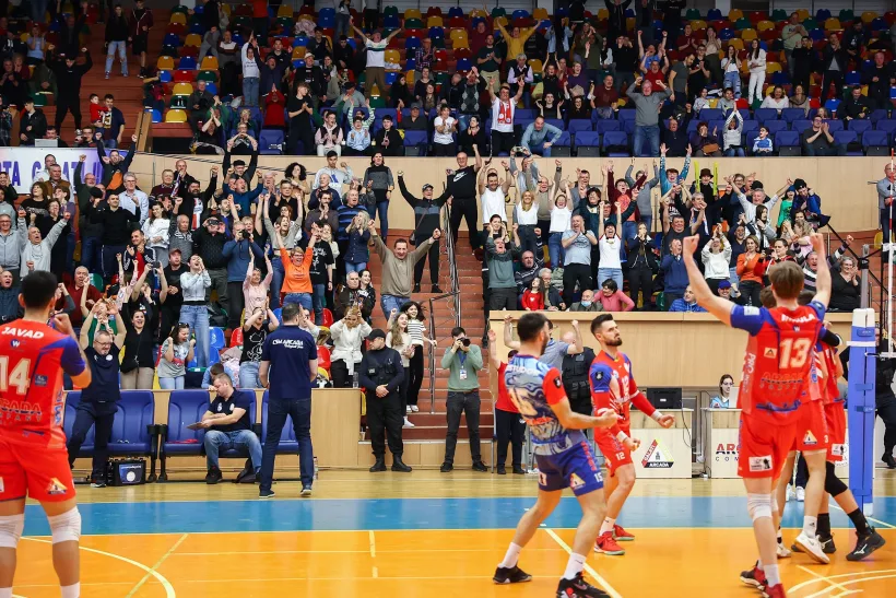 Campionii de la CSM Arcada au ținut la respect Corona