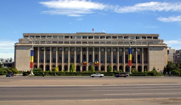 150 de locuri disponibile pentru internship în Guvernul României. Care sunt criteriile de selecție