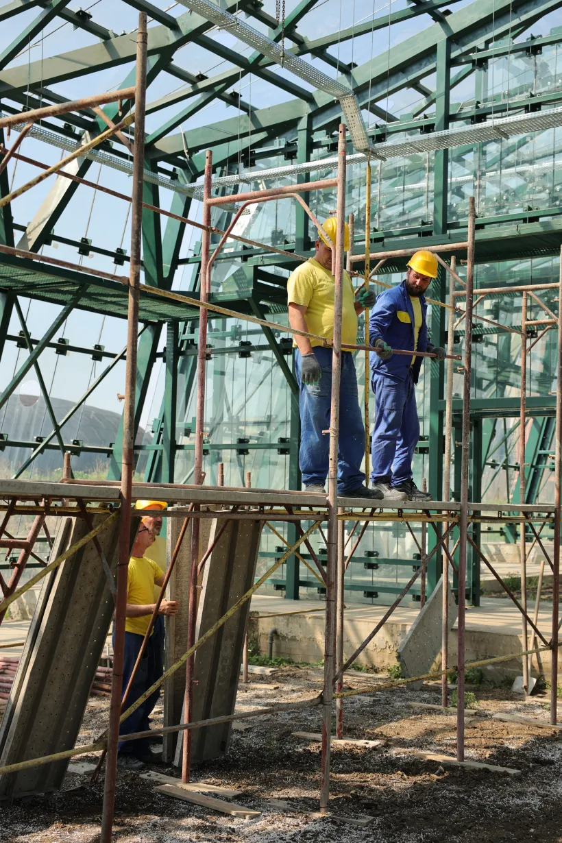 Costel Fotea: Se lucrează din nou la sera de plante exotice de la Complexul Muzeal de Științele Naturii