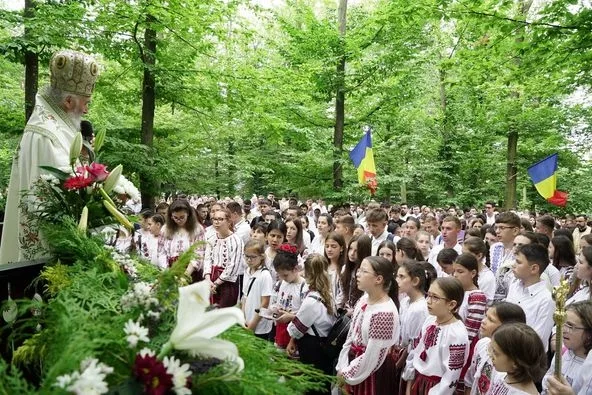 Pelerinajul tinerilor la hramul Mănăstirii Buciumeni din județul Galați