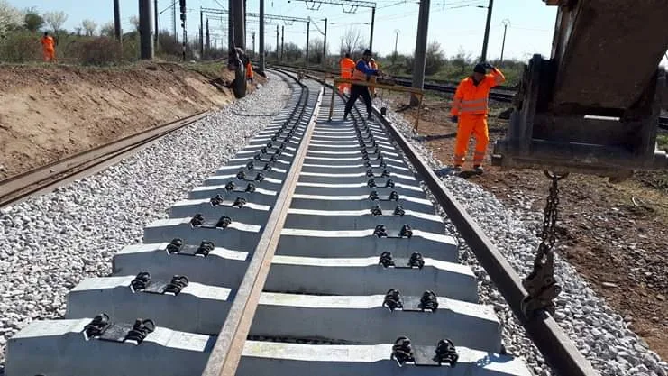 Circulația unor trenuri, anulată temporar între stațiile Tecuci și Frunzeasca