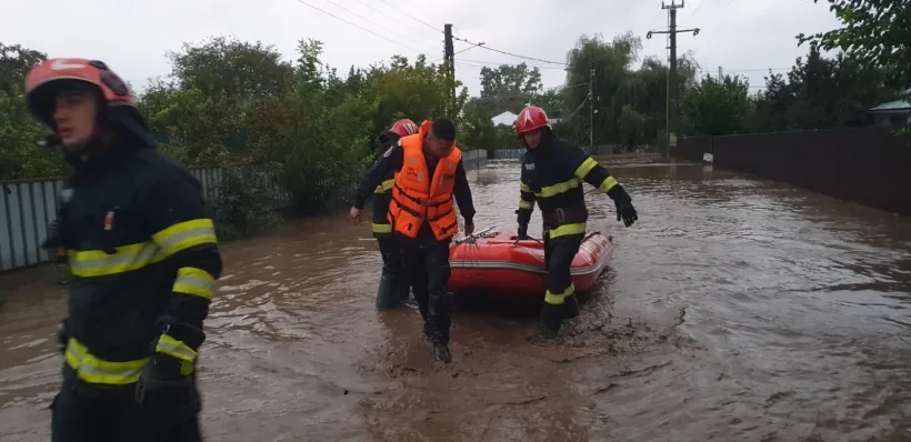 Viiturile au făcut ravagii în județul Galați: patru oameni au murit, fiind luați de ape