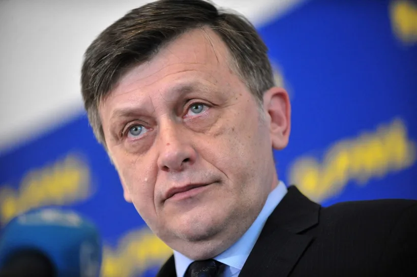 Crin Antonescu va fi candidatul Coaliției la prezidențiale
