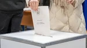 Sondaj alegeri prezidențiale 2025: Cine sunt candidații care ar intra în turul doi