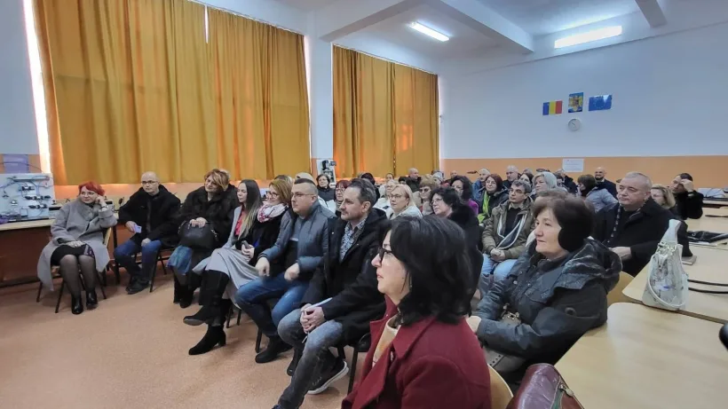 Profesorii gălățeni de „Tehnologii” se pregătesc pentru educația elevilor care aleg să studieze robotica