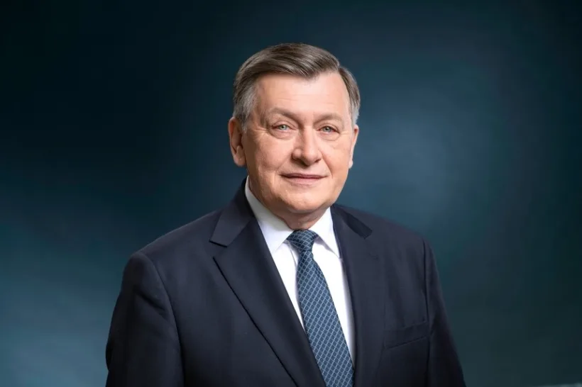 Crin Antonescu, mesaj pentru susținători: Îi îndemn pe oameni să nu stea acasă. Cei care au votat pentru mine să se prezinte la vot