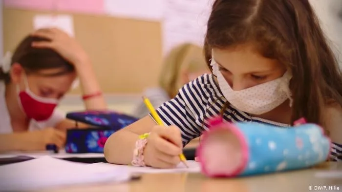 Medicul Virgil Musta:"Consider că e bine ca elevii să revină la şcoală, dar va trebui să ne concentrăm pe prevenirea formelor grave de COVID-19 la copii şi în familiile lor"