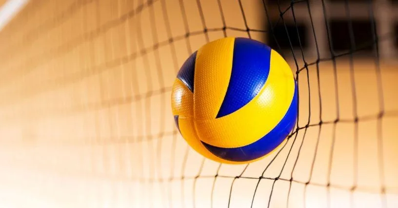 Un turneu internațional de volei pe plajă se desfășoară în centrul orașului Galați