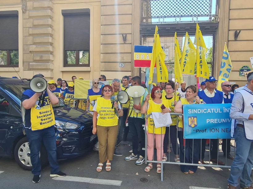 Profesorii amenință: Școala nu va începe pe 8 septembrie!