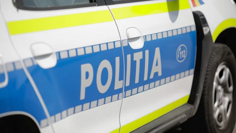 Clipe de groază la Tecuci: un autoturism s-a răsturnat în afara drumului
