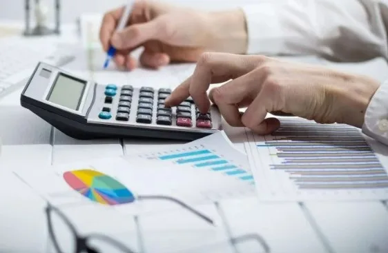 Bonificații pentru firmele care și-au achitat impozitele la timp: peste 150.000 de contribuabili mici și mijlocii beneficiază de 3% stimulent fiscal