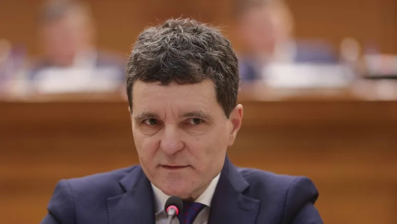 "Acel referendum, consultare de care vorbeaţi, am zis că îl facem, îl facem!"