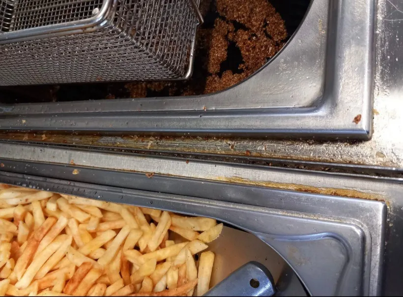 ANPC a dat amenzi de peste 6,6 milioane de lei în doar cinci zile. Ce nereguli grave au descoperit comisarii în magazine și restaurante