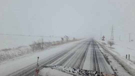 Iarnă extremă în estul României: Galați și județele învecinate sub cod portocaliu, cu rafale de 85 km/h