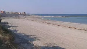 Proiectul de 700 de milioane de euro pentru lărgirea plajelor, blocat pentru a obține acordul proprietarilor de beach-baruri