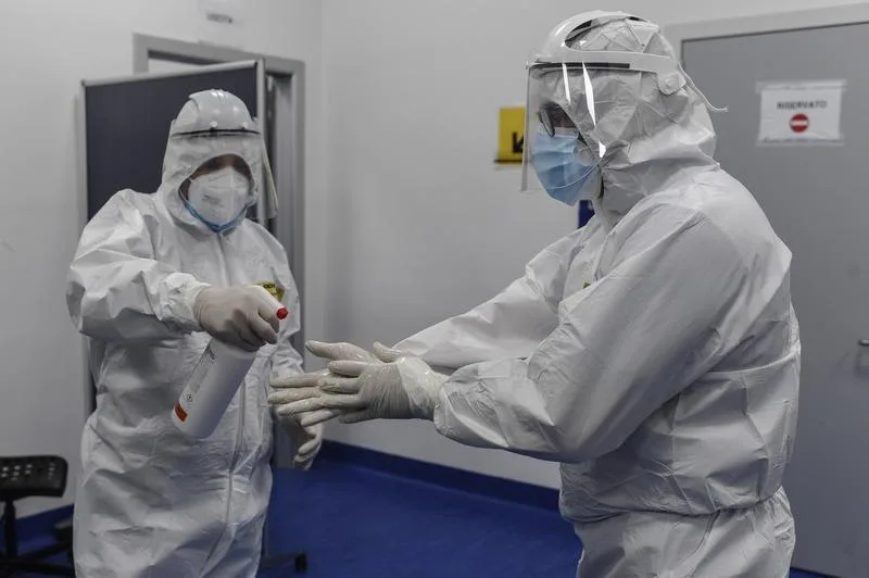 Ministrul Sănătăţii:" Avem 1250 de paturi la Terapie Intensivă pentru bolnavii de Covid şi mergem spre 1500"