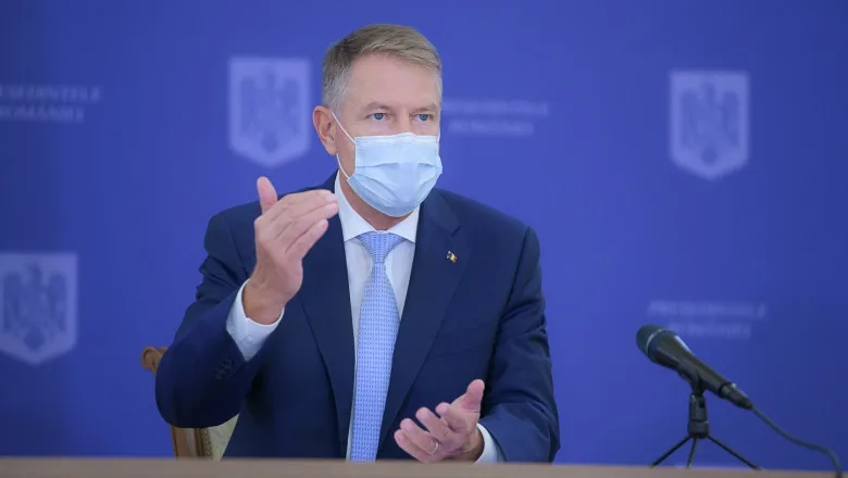 Iohannis cere reexaminarea legii care prevede înlocuirea noțiunii de „educație sexuală” cu cea de „educație sanitară”