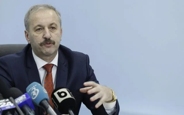 Dâncu: "Iohannis iese să ne spună despre stații de oxigen?!"