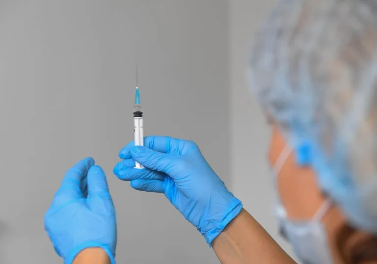 Tătaru, despre vaccinul anti-COVID: "Sunt eşantioane care vor veni lunar, iar noi primim tranşa de 4,6 la sută"