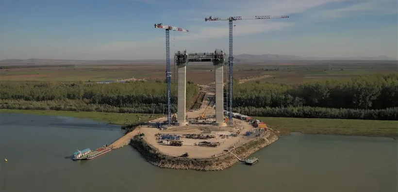 Încep lucrările la primii 7 km din drumurile care fac legătura cu Podul peste Dunăre, cel mai mare construit în România după Revoluție