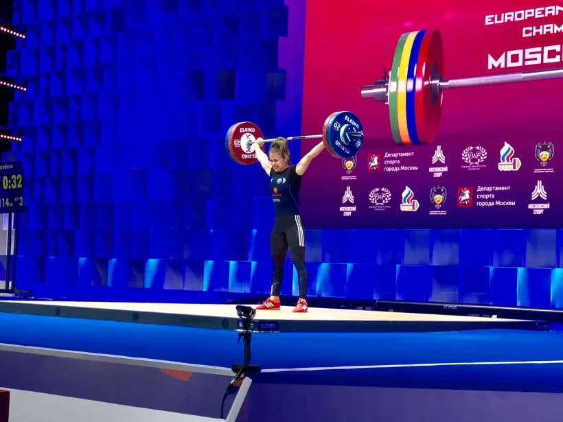 Românca Loredana Toma a confirmat şi la Moscova: trei medalii de aur şi un record european