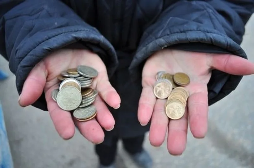 Am un milion în bancă, îmi daţi şi mie un leu?