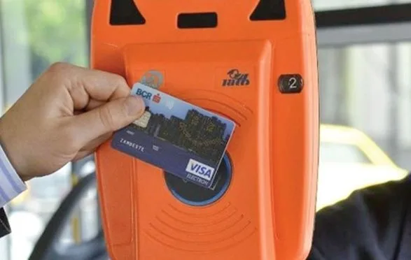 Terminale contactless la CFR Călători. Deocamdată, doar în trenurile pe ruta Aeroport