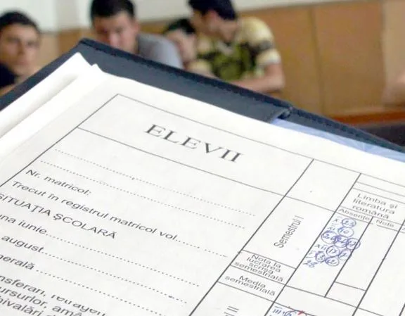 Profesorii nu mai pot solicita date personale despre părintii elevilor
