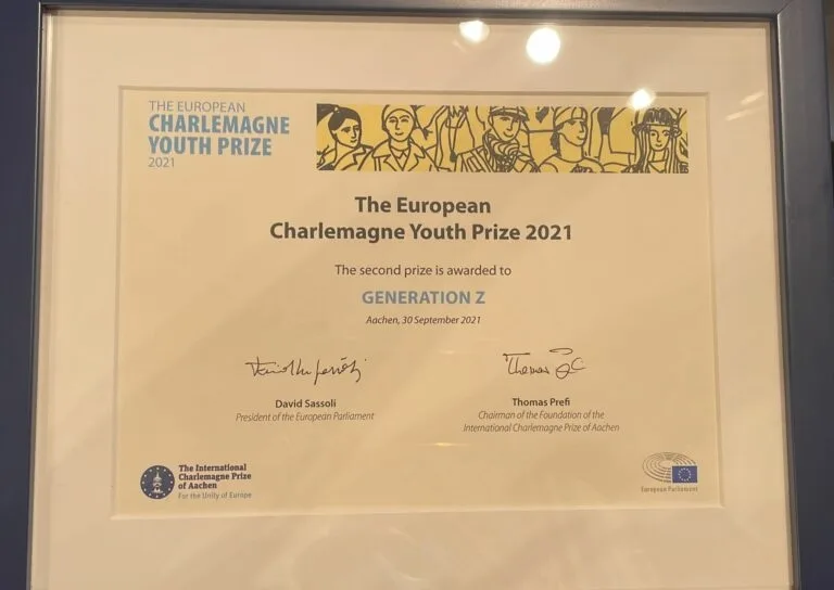 Generation Z – proiectul educațional românesc premiat de Parlamentul European