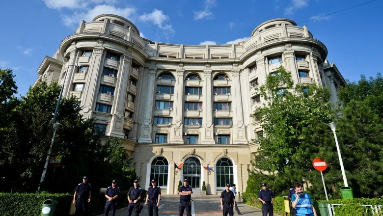 Să nu fi ştiut că nu au voie?