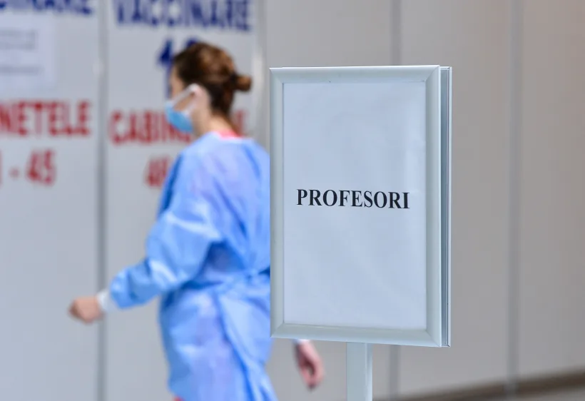 Desant ministerial în școli, pentru verificarea gradului de vaccinare a personalului didactic și raportările oficiale făcute