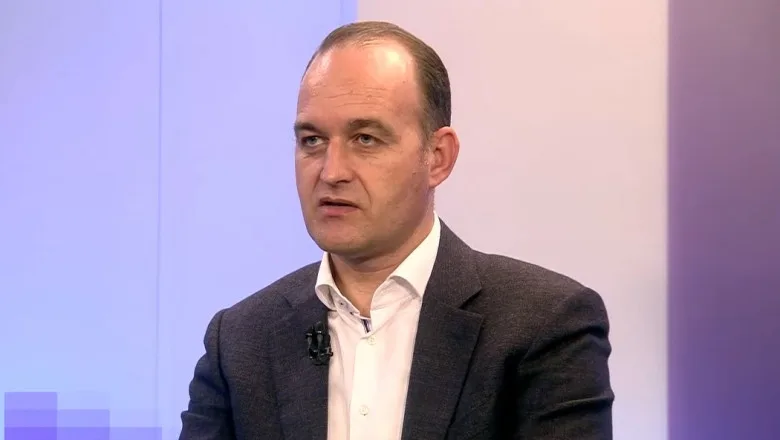 Vîlceanu anunţă semnarea contractului pentru proiectarea şi execuţia secţiunii 4 (Tigveni- Curtea de Argeş) a autostrăzii Sibiu-Piteşti
