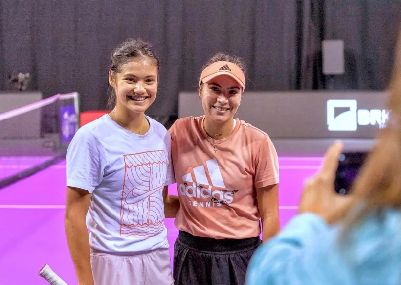 Emma Răducanu, desemnată cea mai bună sportivă din Marea Britanie de către SJA