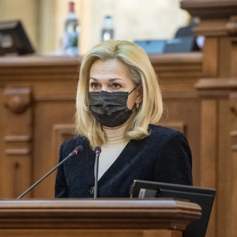 Laura Georgescu: Inechitățile din sistemul de învățământ privind personalul nedidactic din inspectoratele școlare trebuie îndreptate de îndată!