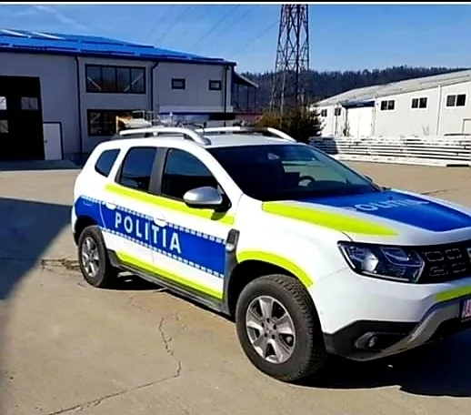 Unii dau în mintea copiilor la bătrâneţe