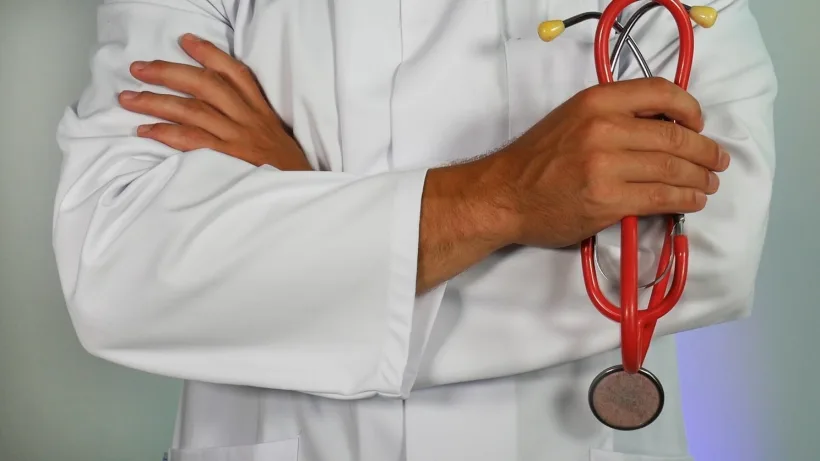 Medicii de familie spun că distribuirea pastilelor de iodură de potasiu le-ar bloca activitatea