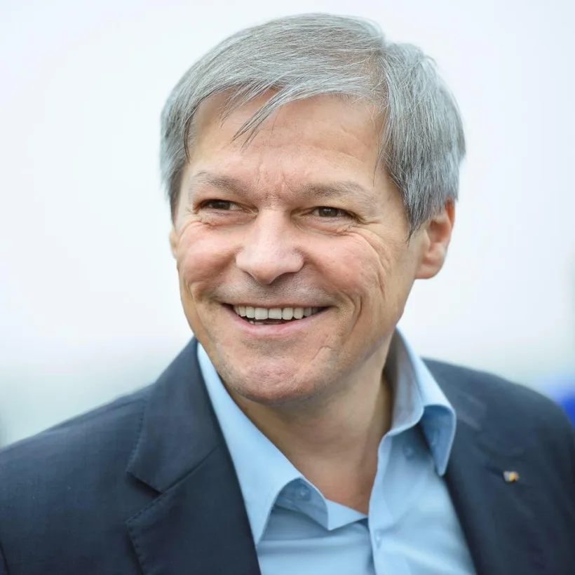 Cioloș salută realegerea lui Macron: Un prieten care va susține România în dosare importante