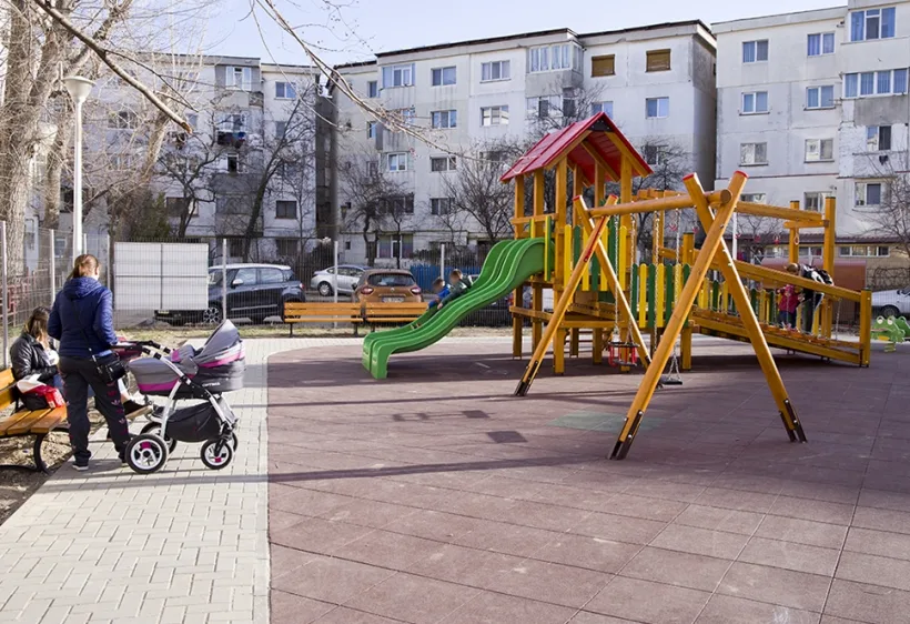 19 locuri de joacă din Galați intră în modernizare