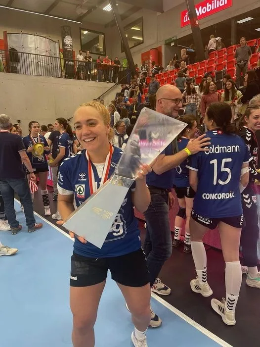 Sportivii gălăţeni impresionează Europa: handbalista Andreea Taivan a cucerit Cupa Elveţiei