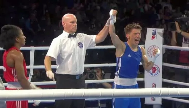 Lăcrămioara Perijoc boxează cu titlul mondial pe masă