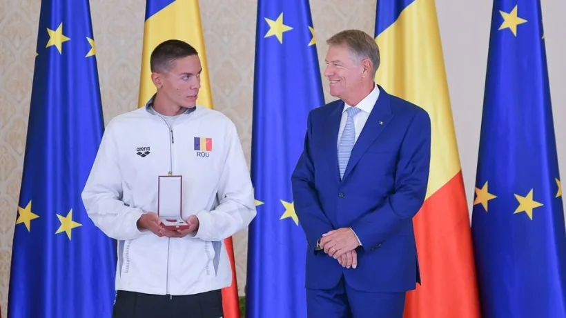 David Popovici a fost decorat de preşedintele României cu cea mai înaltă distincţie a statului român