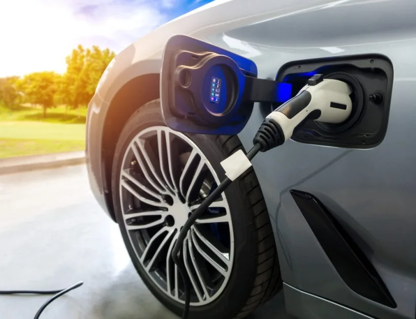 Cehii de la Tesla investesc 90 de milioane de euro într-o fabrică la Brăila
