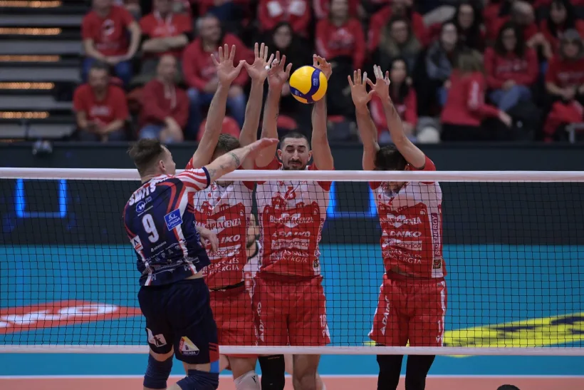 CSM Arcada Galaţi a fost eliminată de Piacenza din CEV Cup