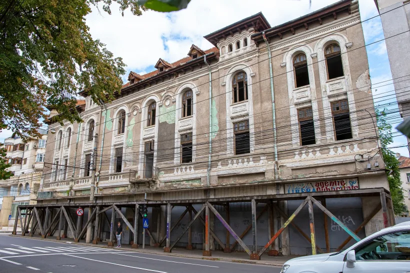 Începe renovarea Palatului Simion Gheorghiu