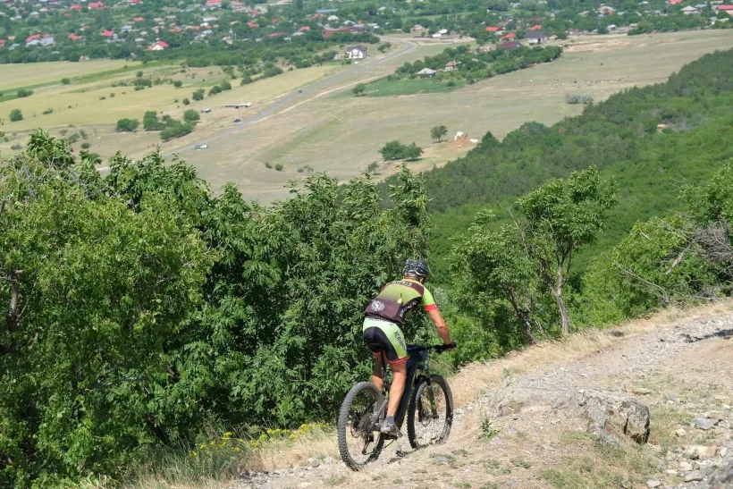 Bicicliștii gălățeni, invitați la o nouă ediție a evenimentului „Macin Mountain Fun”